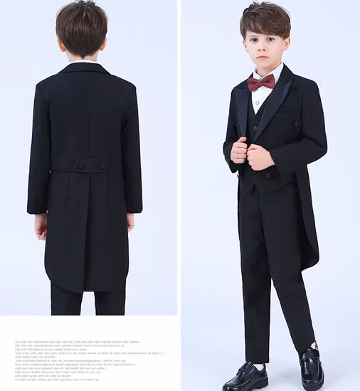 新しいスタイルのファッションピアノ演奏少年タキシード